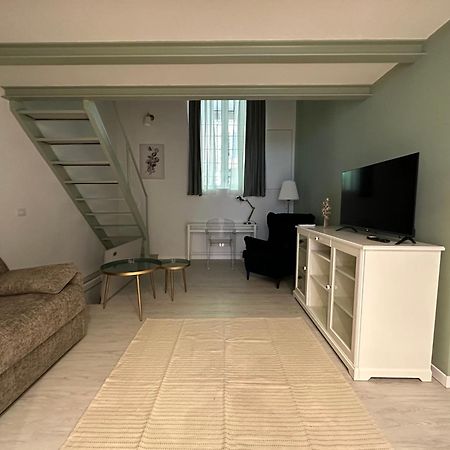 Flowers, A Cozy Suite In Milano Eksteriør billede
