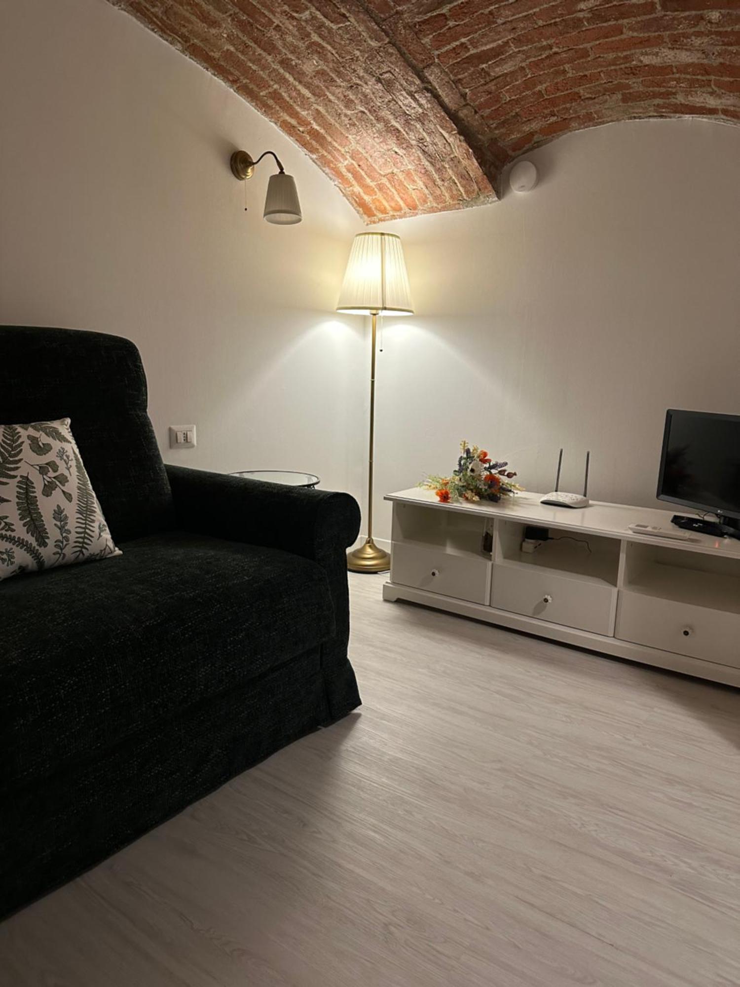 Flowers, A Cozy Suite In Milano Eksteriør billede