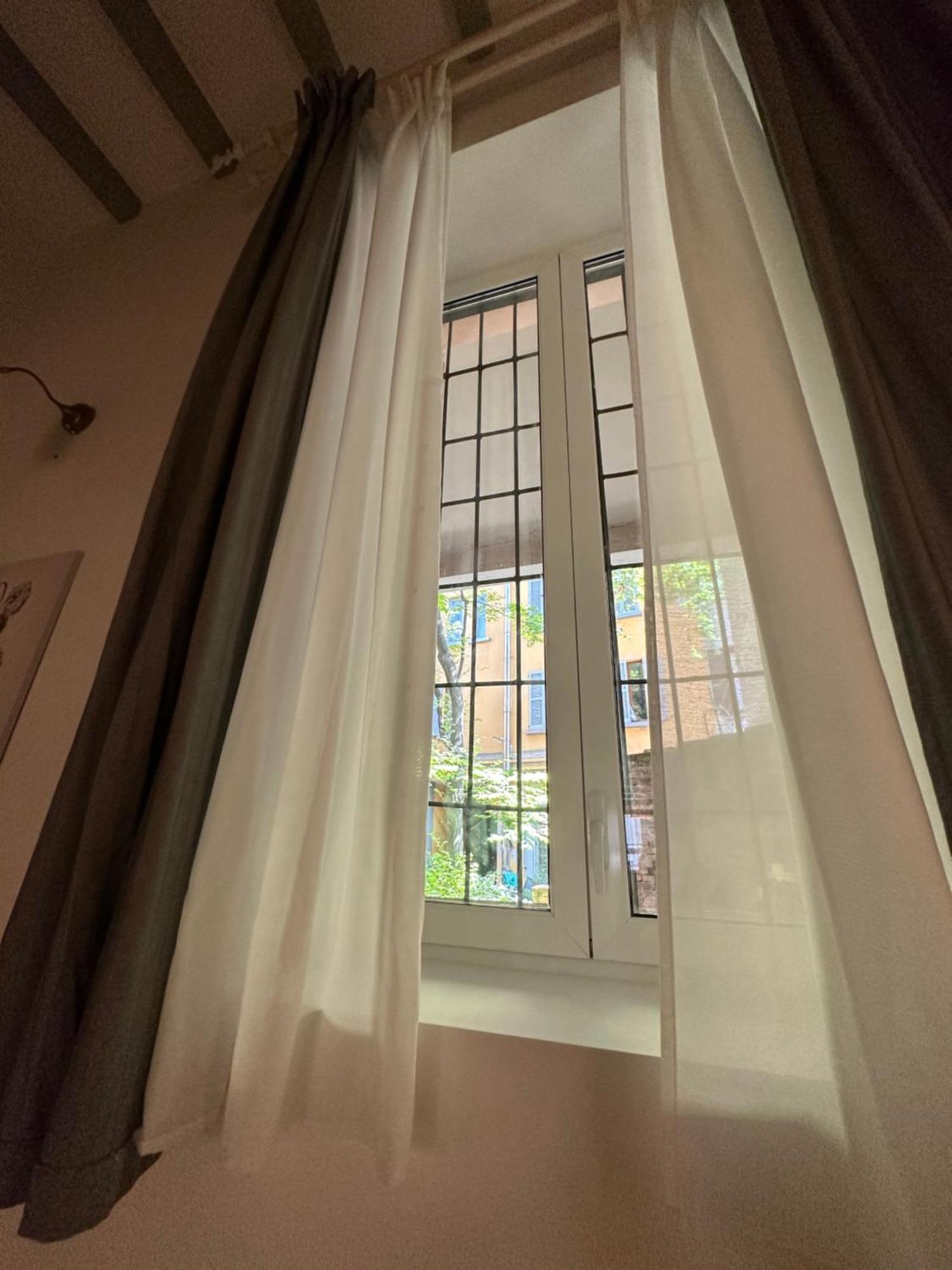 Flowers, A Cozy Suite In Milano Eksteriør billede